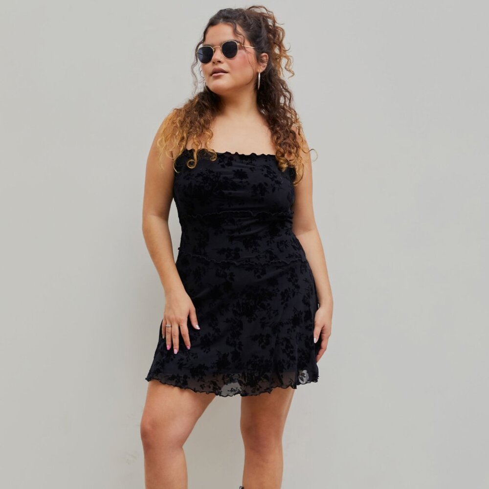 Cider Black Flocked Floral Mesh Mini Dress – Size 0XL (12/14)
